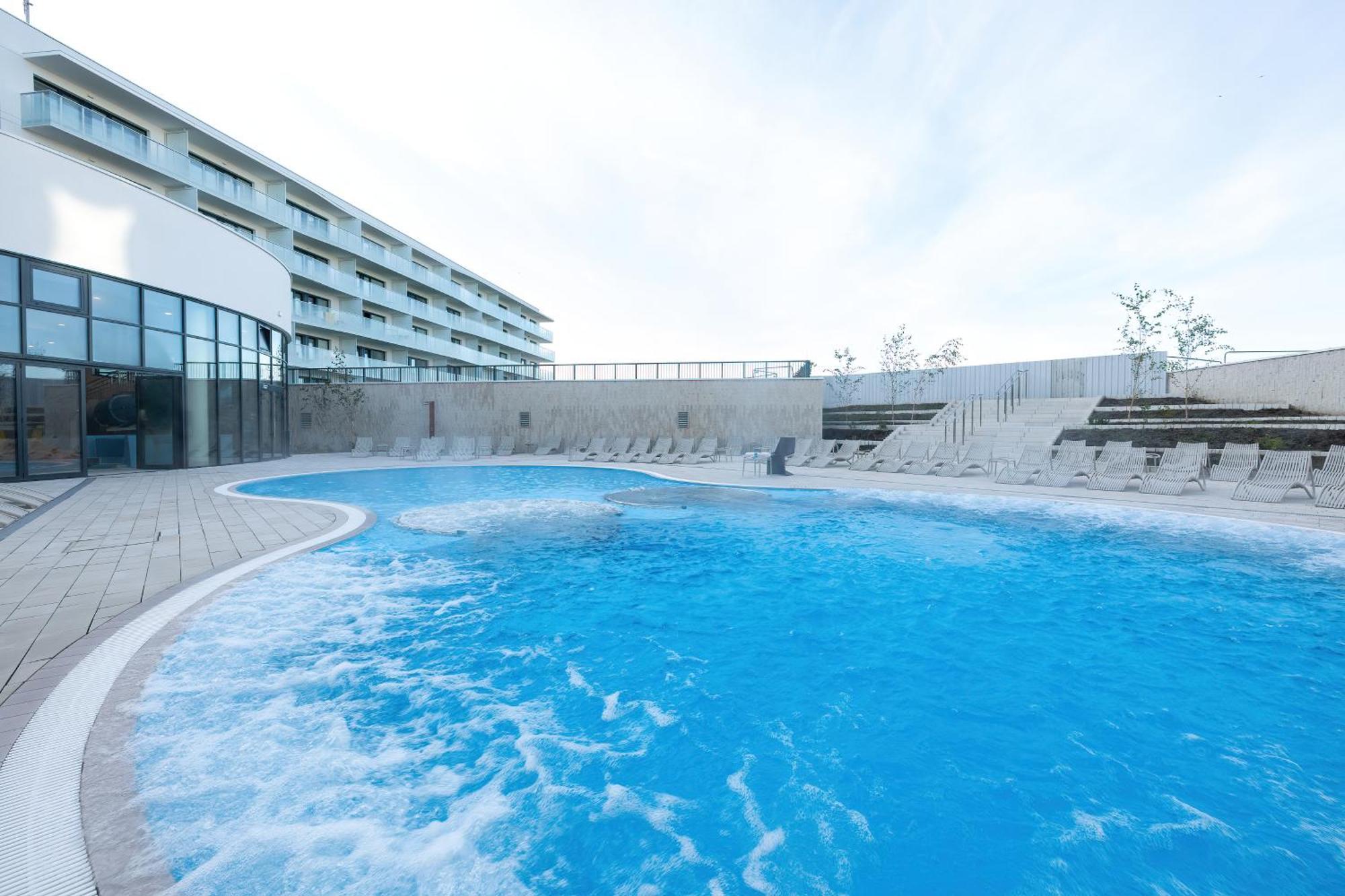 Family Apartment With Gym And Swimming Pool By Renters Prestige Kołobrzeg Exterior foto